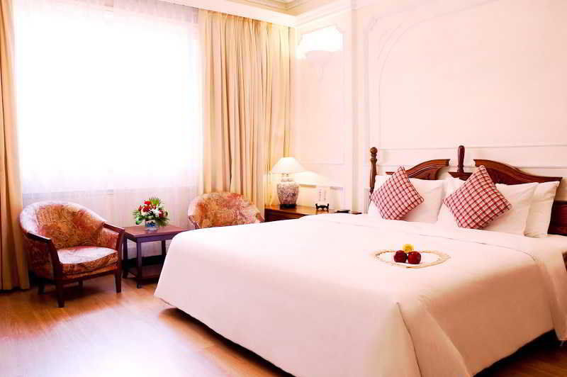 Royal Hotel Saigon Хошимин Экстерьер фото